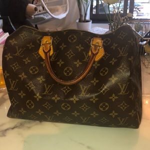 Louis Vuitton Speedy